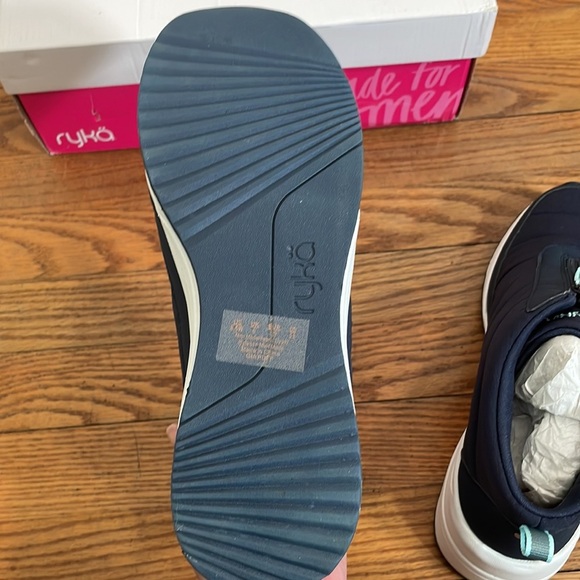 Ryka Gia Puff Cold Weather Boots Black size 10M NWT - Picture 8 of 10